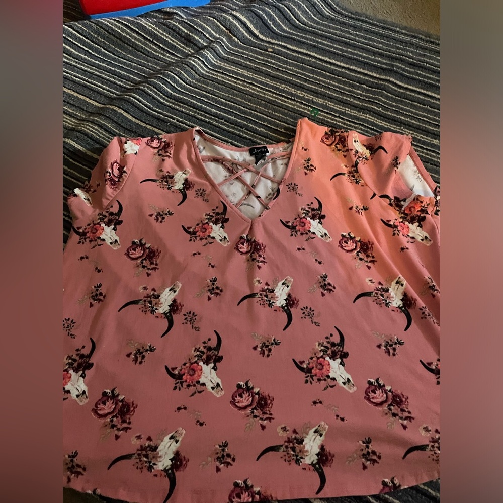 3x X neck scull dress shirt